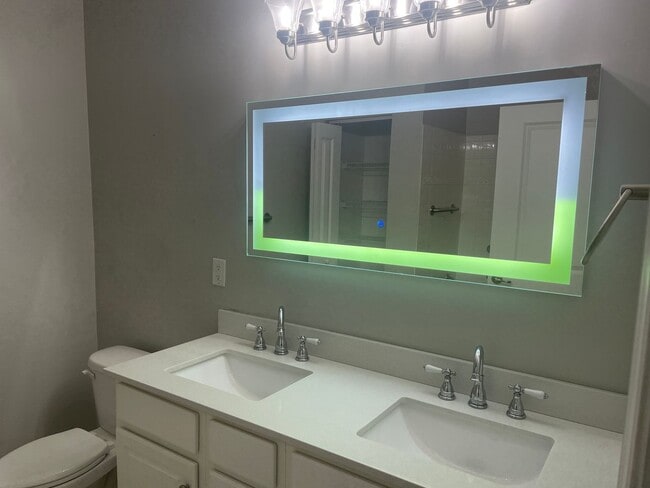 Building Photo - Updated 2  Bedroom, 2 Bath Condo  - Westwood Village at Charter Colony