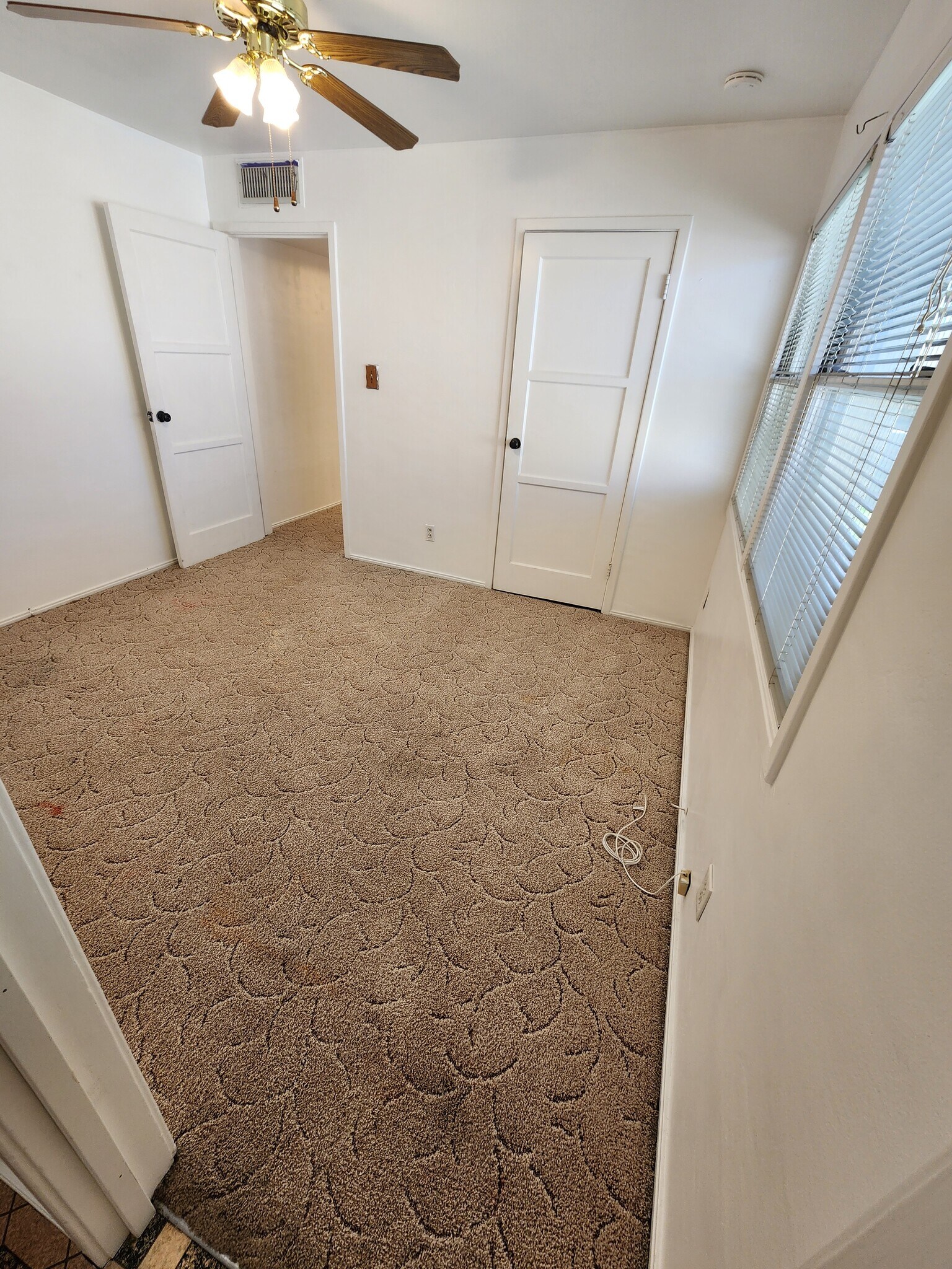 Building Photo - 2119 Wingland Dr