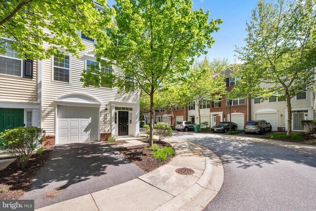 Building Photo - 8341 Broderick Cir