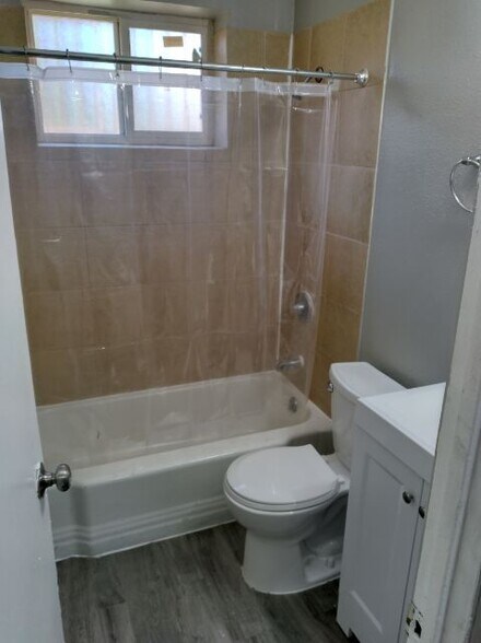 Building Photo - 1994 Elmira St