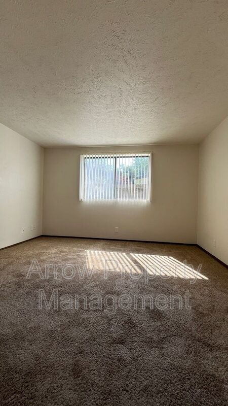 Building Photo - 2433 E-2