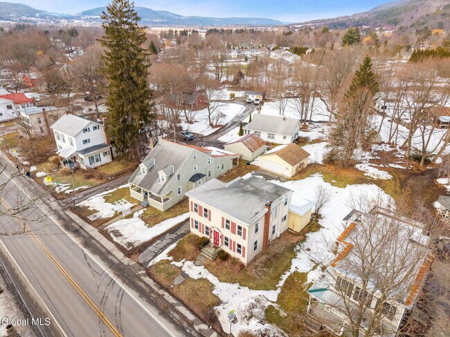 Building Photo - 232 Main St