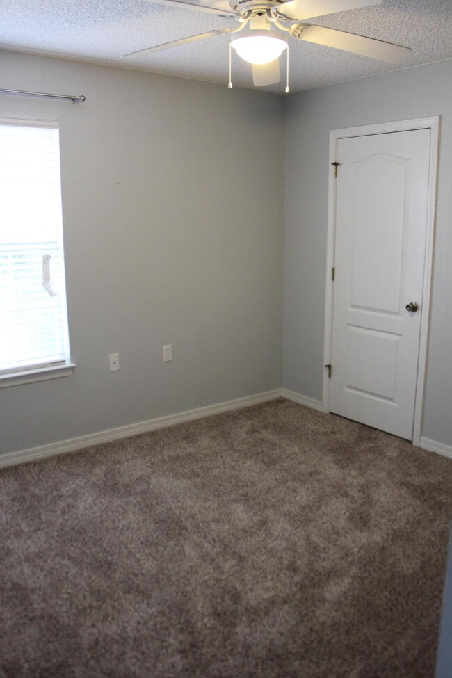 Building Photo - 6476 Sailport Cove