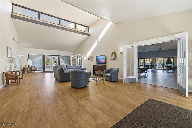 Building Photo - 6150 Whiskey Creek Dr