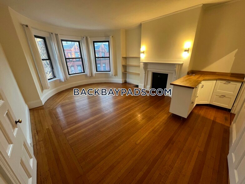 Building Photo - 429 Marlborough St