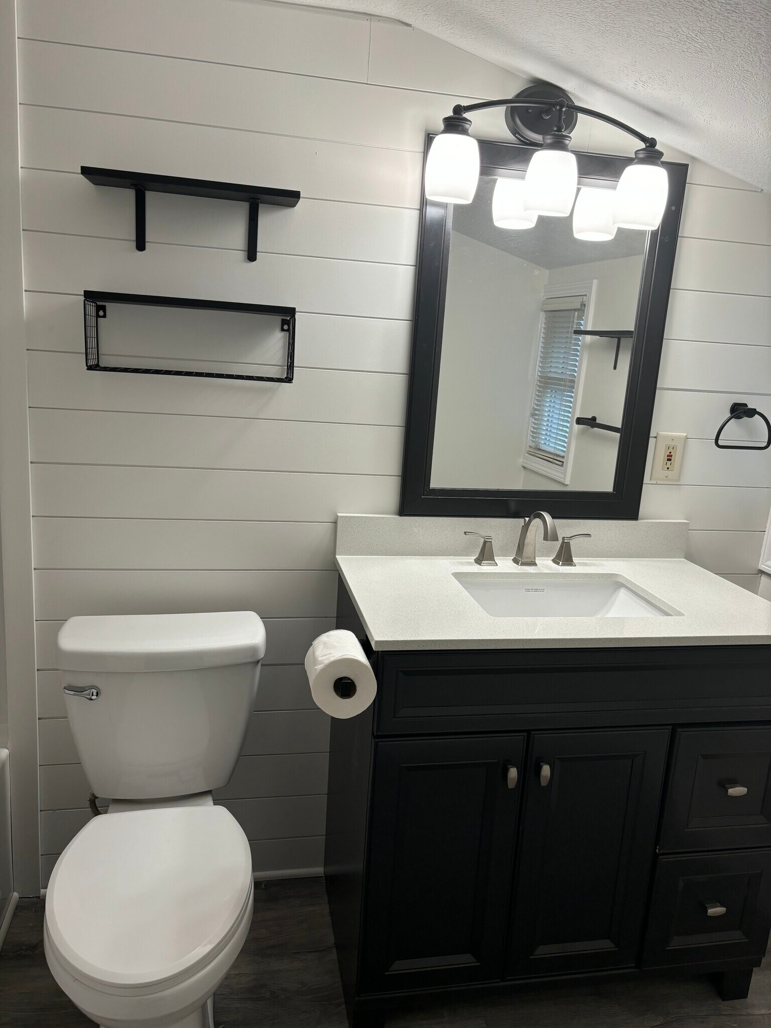 Building Photo - 205 S Ottawa St