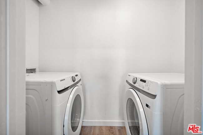 Building Photo - 1650 S Bentley Ave