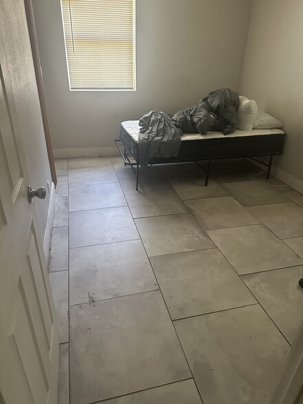 Primary Photo - 1245 W 30th St