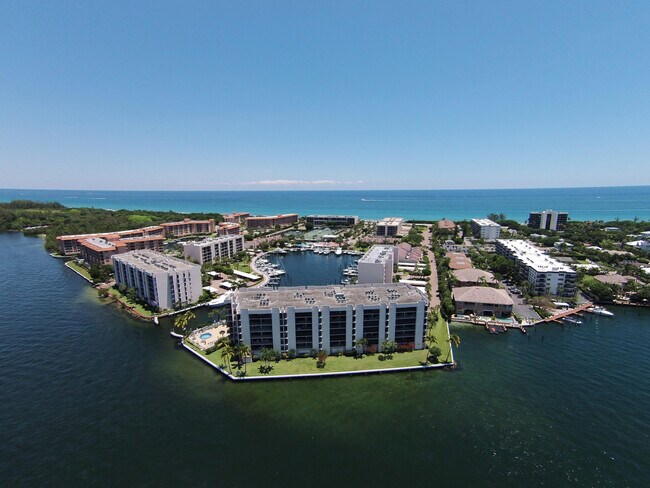 Building Photo - 2701 N Ocean Blvd