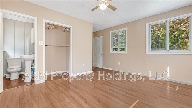 Building Photo - 164 Buckhill Rd