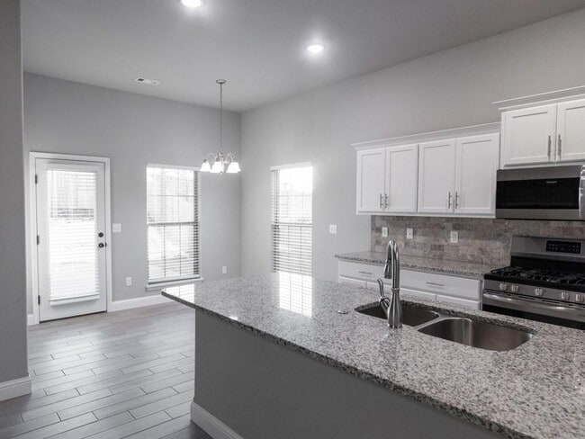 Building Photo - 701 Arkansas Black