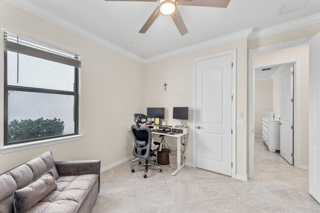 Building Photo - 4762 Roldan Ct