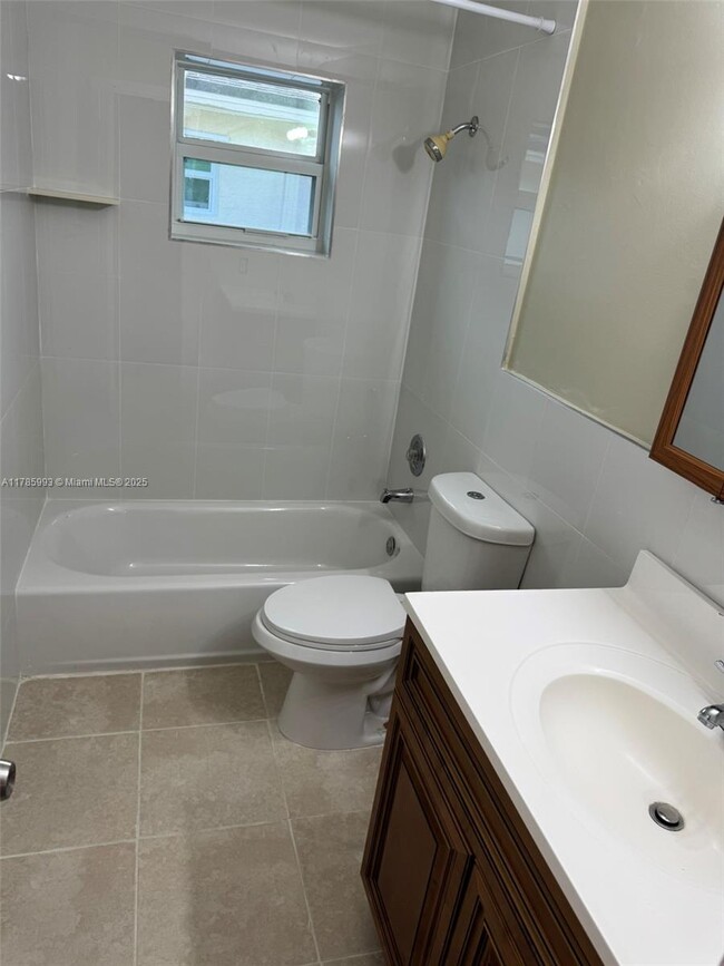Building Photo - 4063 SW 51st St