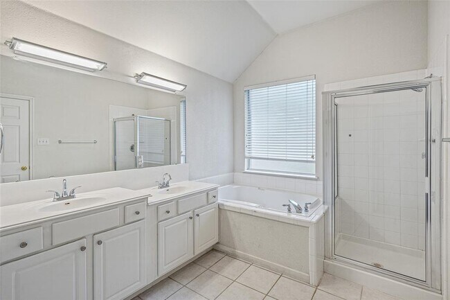 Building Photo - 1804 Montana Sky Dr