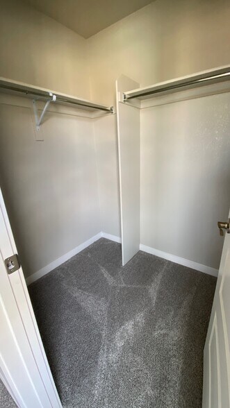 Building Photo - 965 Mouflon Dr