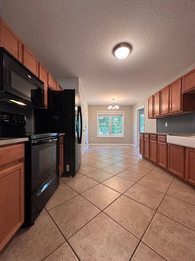 Building Photo - 102 Brookhaven Dr