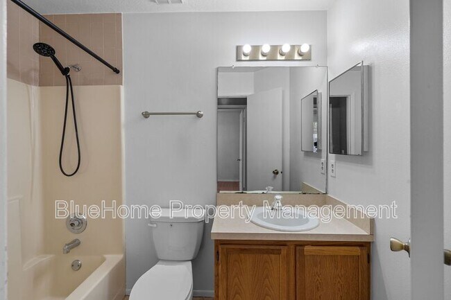 Building Photo - 5461 Lake Margaret Dr