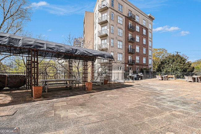 Building Photo - 2285 Peachtree Rd NE