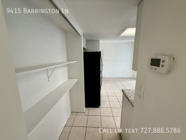 Building Photo - 9415 Barrington Ln