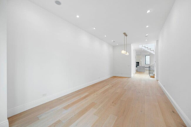 Building Photo - 1074 Filbert St