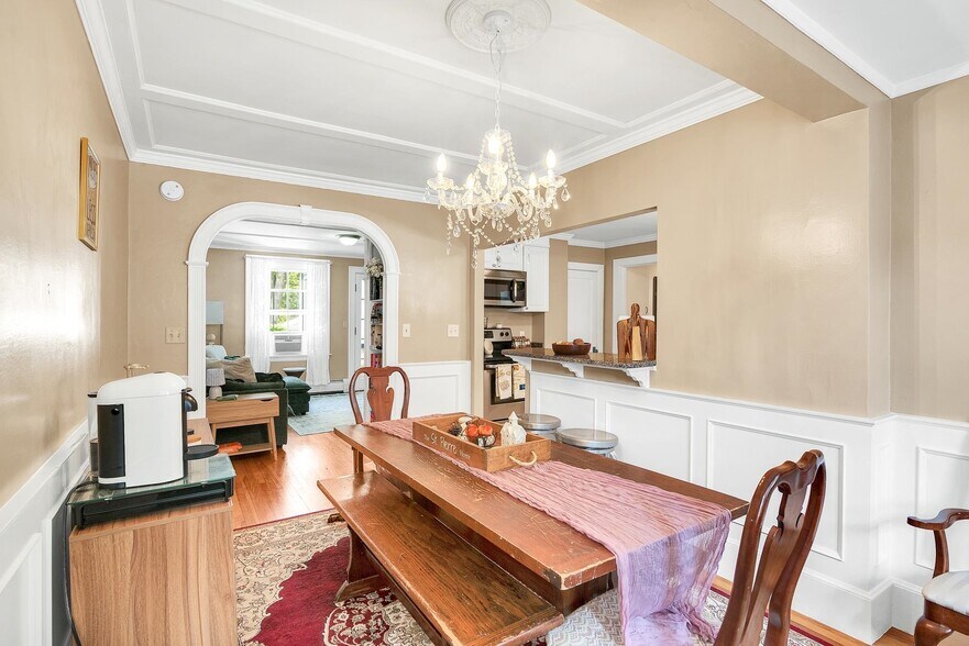 Building Photo - 107 Mount Vernon St