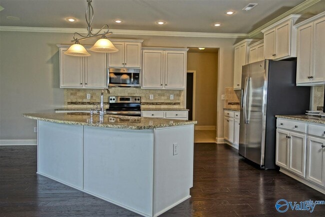 Building Photo - 409 Bay Tree Ln SW