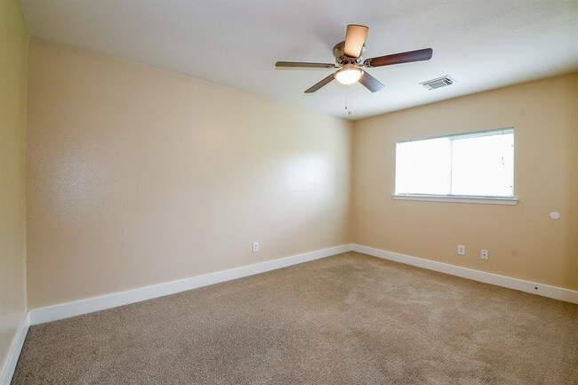 Building Photo - 5830 Silver Oak