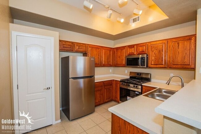 Building Photo - Bright & Inviting 2Bdm 2Ba Condo in Whitney