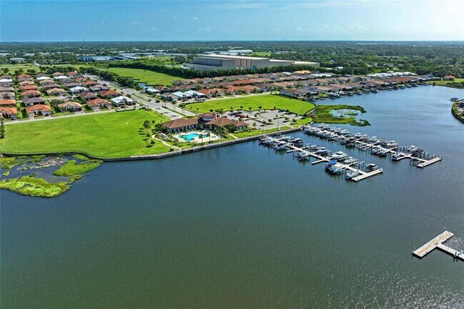 Building Photo - 2322 5th St E