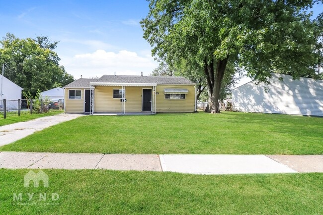 Building Photo - 3049 Bluefield Dr