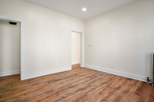 Building Photo - 47 Marshall St