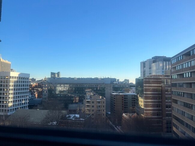 Building Photo - 9 Hawthorne Pl