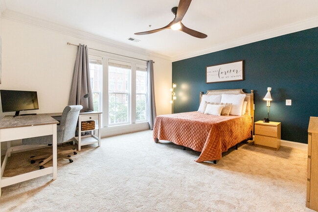 Building Photo - 20657 Sibbald Sq