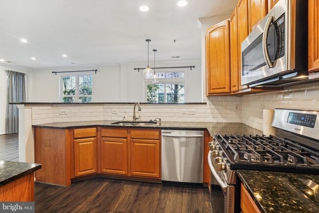 Building Photo - 8930 Milford Haven Ct