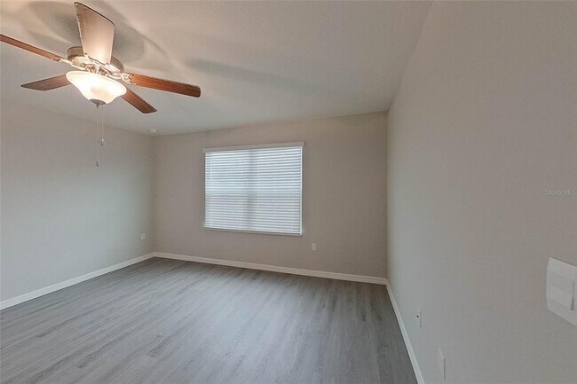 Building Photo - 8710 SW 44th Ct