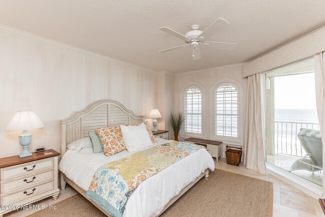 Building Photo - 120 Serenata Dr