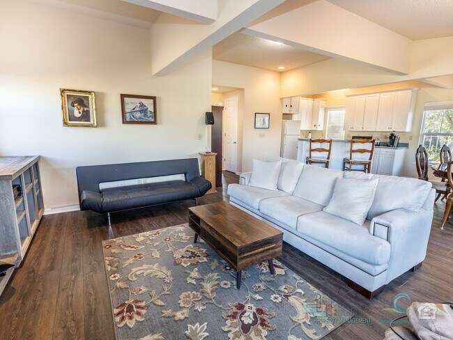 Building Photo - 416 N Downing St