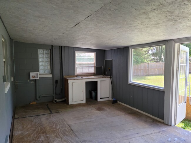 Laundry, Screened Porch - 9 Palmira Rd