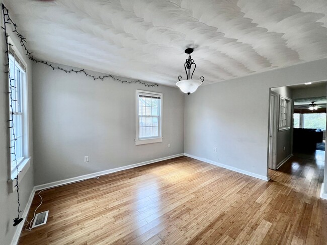 Building Photo - Adorable Cape Cod in Norfolks Norview Heights