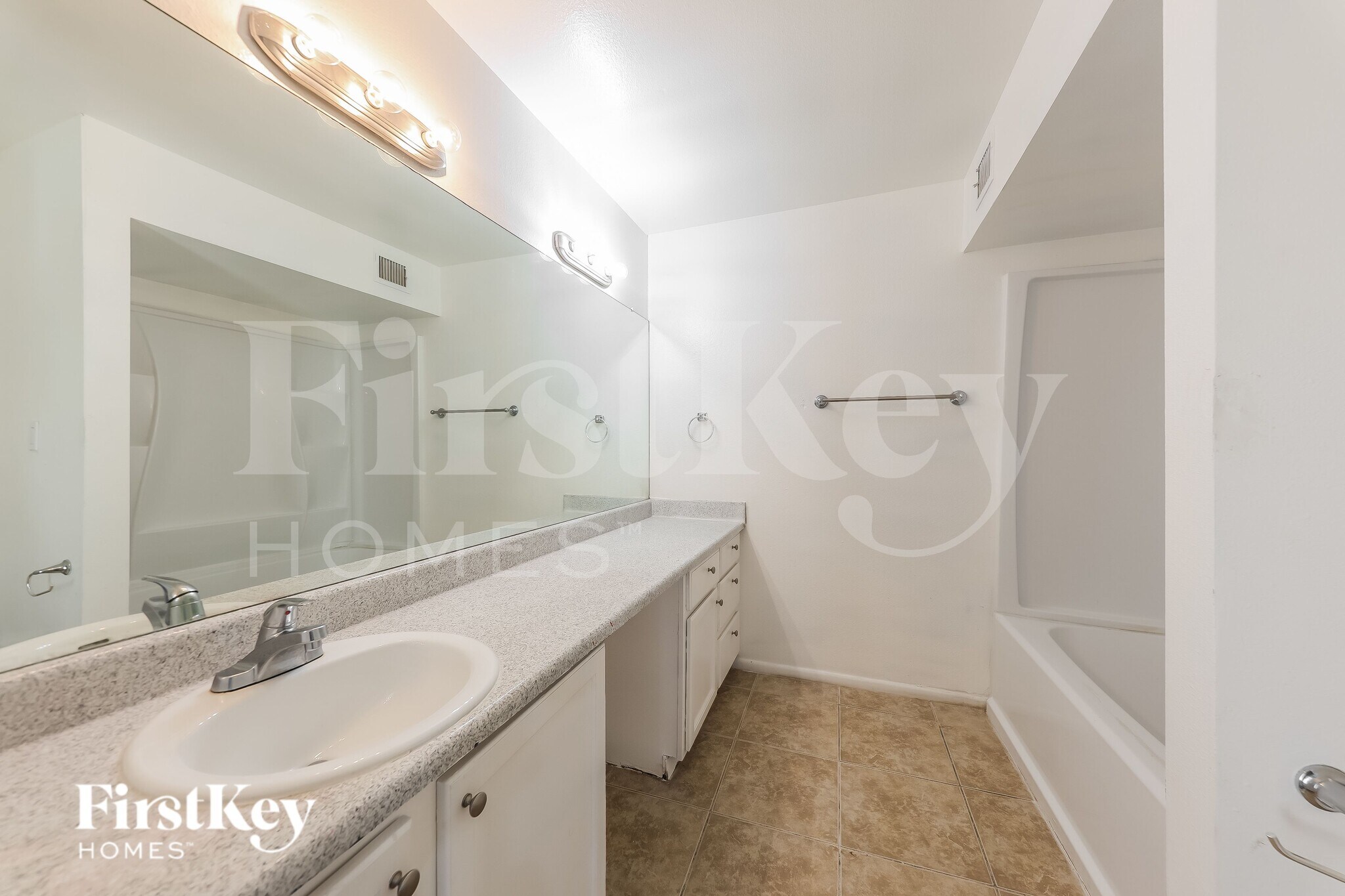 Building Photo - 3816 W Northern Ave