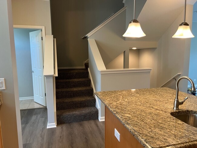 Building Photo - 705 Keystone Ln