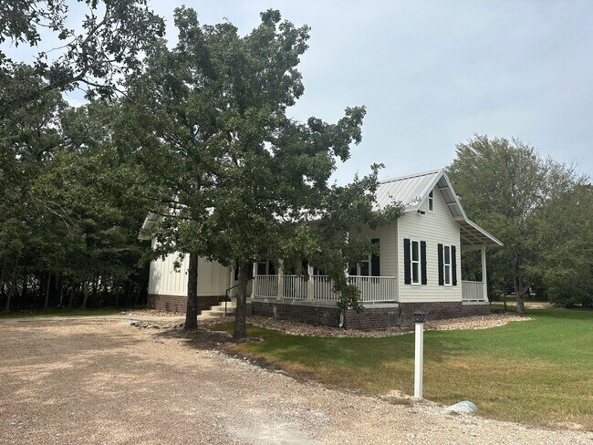 Building Photo - 5412 Raymond Stotzer Pkwy