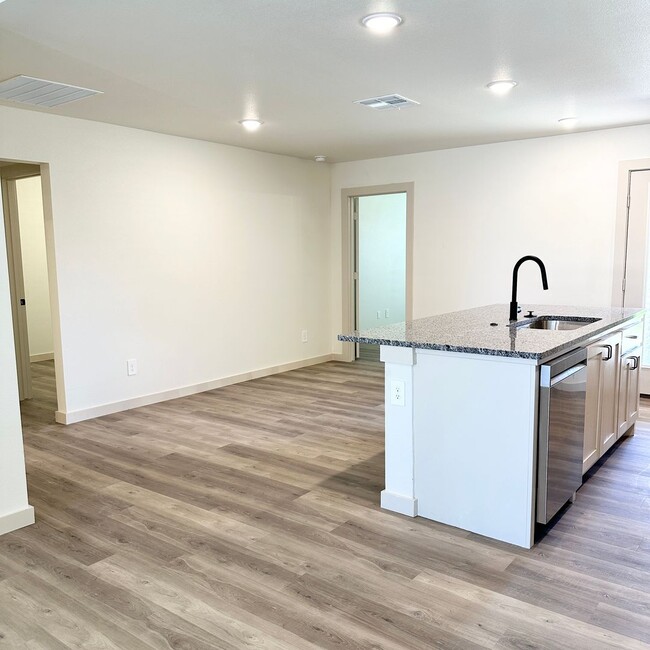 Building Photo - Brand New Build Located In Elm Meadows!