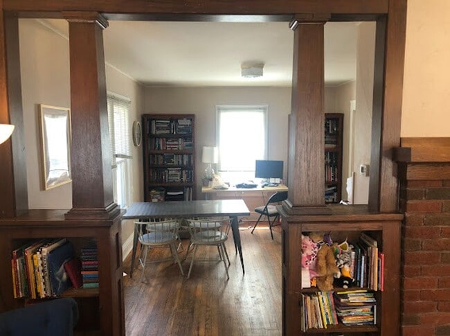 Building Photo - Single-Family Home in Greenbush Neighborhood!