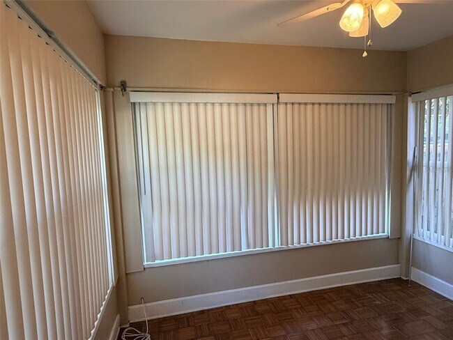 Building Photo - 1908 20th Ave N