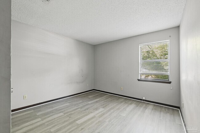 Building Photo - 455 Stara Cir