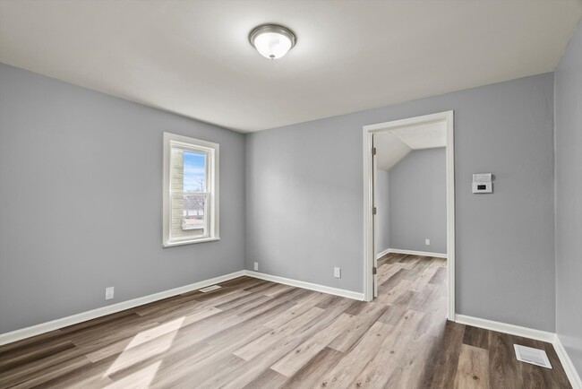 Building Photo - 1139 Lincoln St
