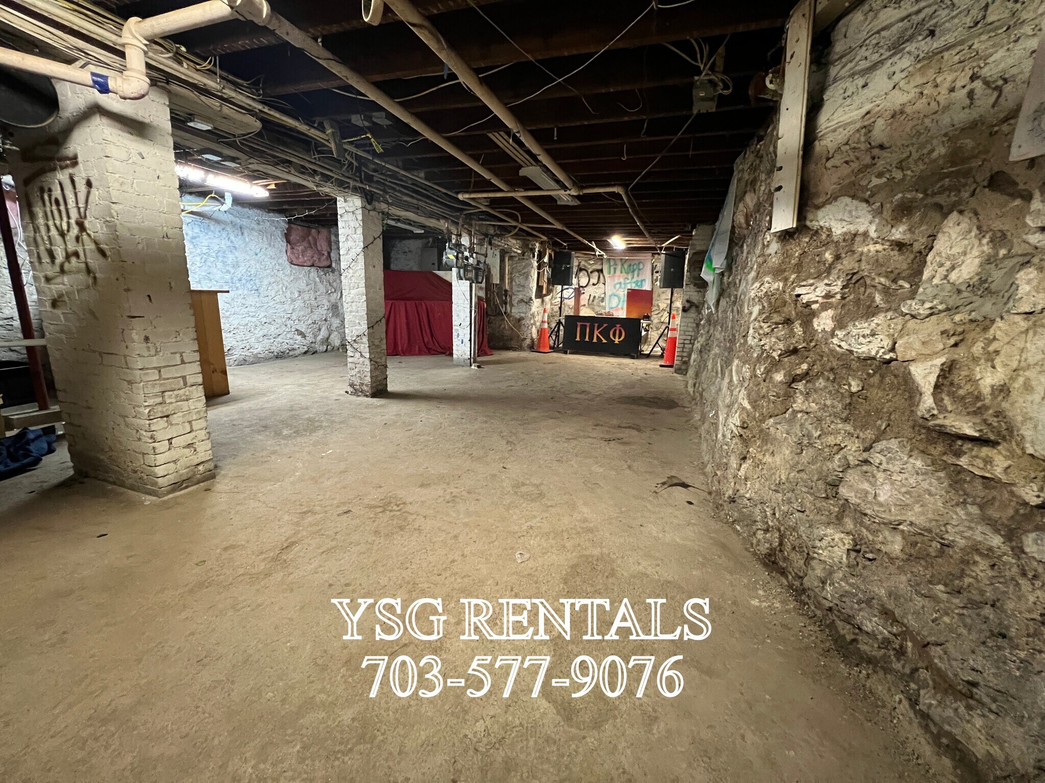 Building Photo - 9 Sunset St