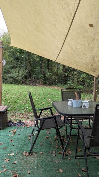 Covered back yard patio. - 3182 Latona Dr SW