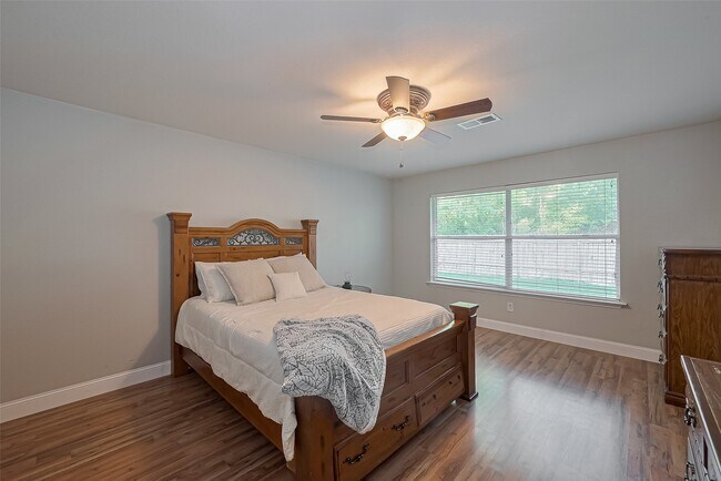 Building Photo - 119 Genesee Ridge Dr